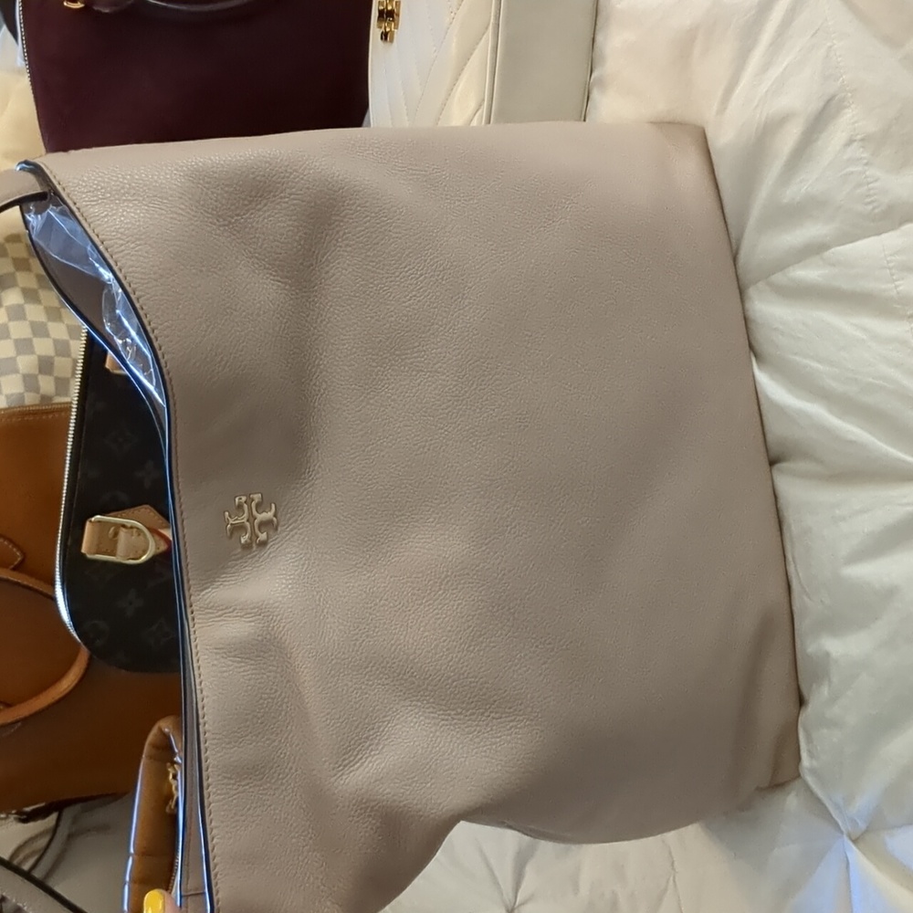 Slouchy Buttery Bag!